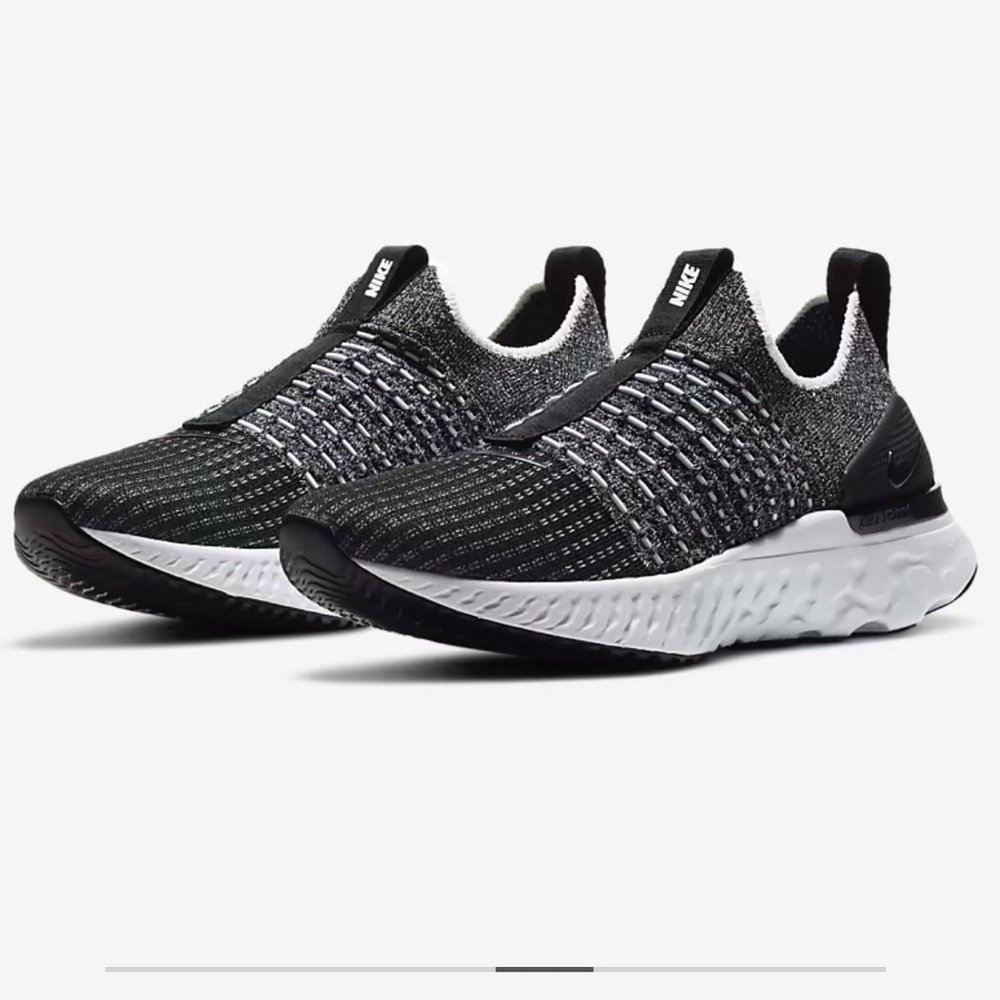 Nike React Phantom Run Flyknit 2 - Women’s Size 7.5